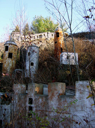 Illustration for article titled Decaying Biblical theme park houses the ruins of faux Jerusalem